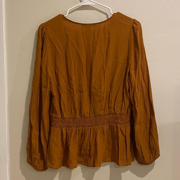 Banana Republic Boho Peplum Top — Size M - Picture 3 of 5